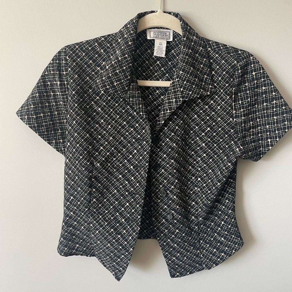 Black and White Patterned Short Sleeve Blouse